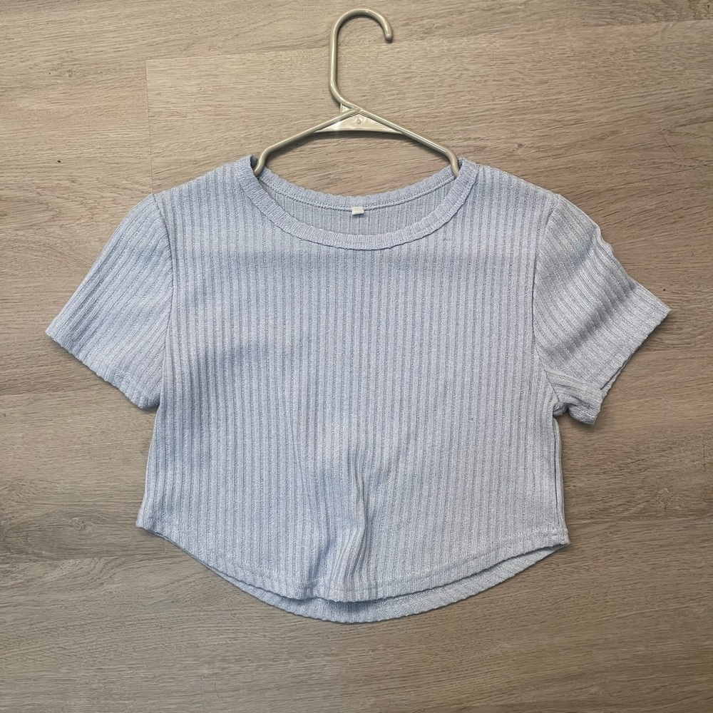 Light blue cropped t shirt